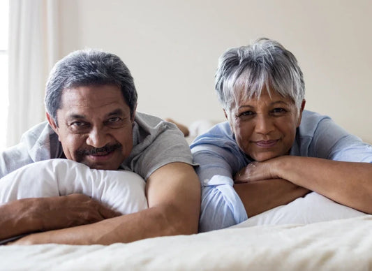Rompiendo Mitos Sobre la Intimidad y la Edad: